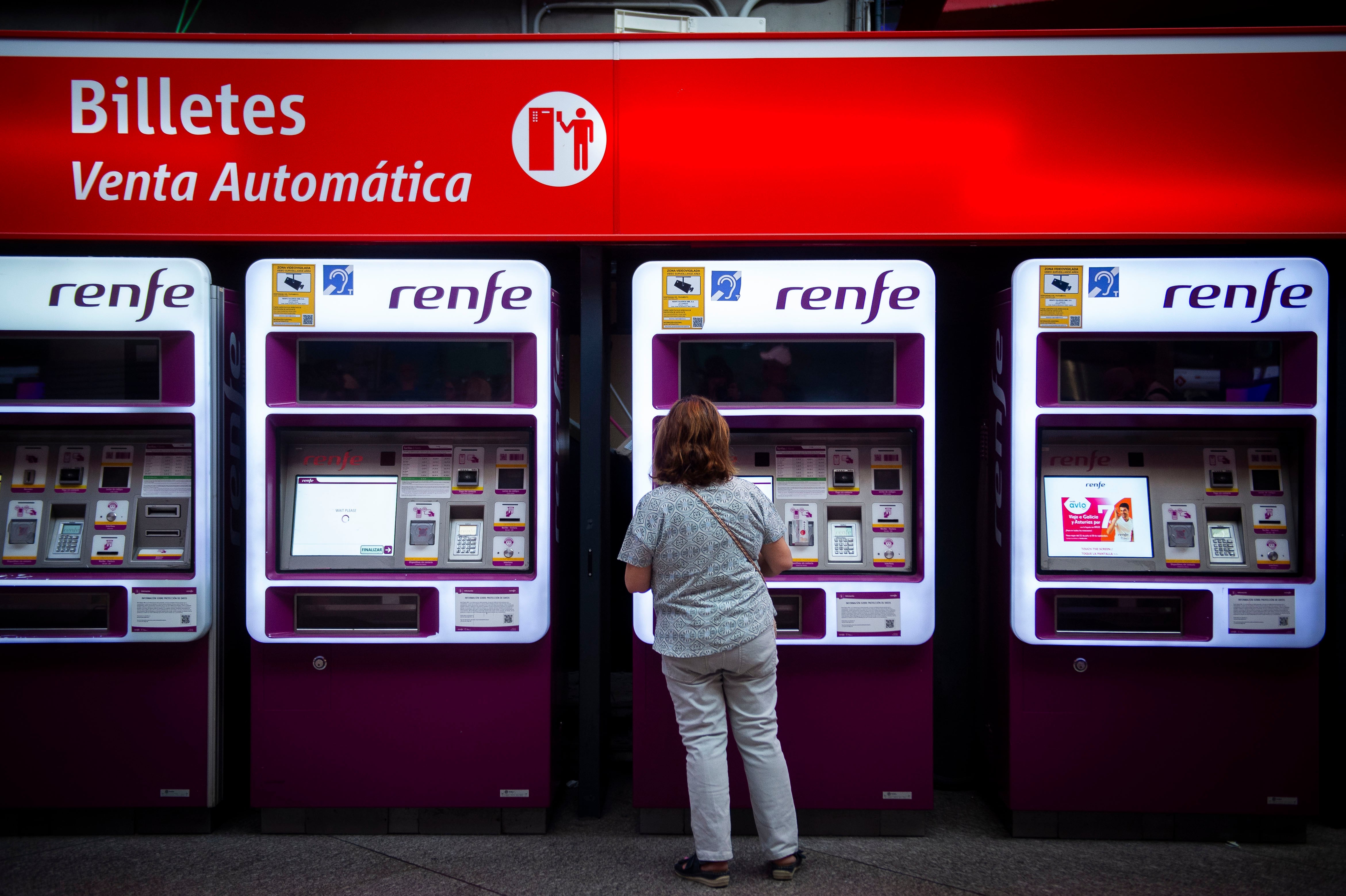 Tnstalaciones de RENFE y AVE en Atocha - Almudena Grandes.