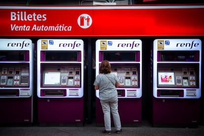 Tnstalaciones de RENFE y AVE en Atocha - Almudena Grandes.