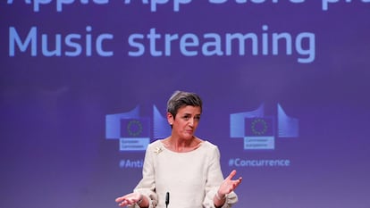 La comisaria europea de Competencia, Margrethe Vestager, en una conferencia de prensa sobre un caso contra Apple, en 2021.