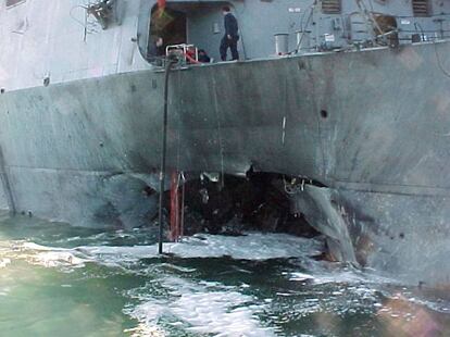 El buque 'USS Cole', dañado por el atentado sufrido en Yemen en 2000.