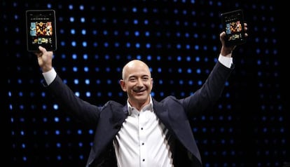 Jeff Bezos durante la presentaci&oacute;n de la tableta Kindle Fire de Amazon, en 2012. 
