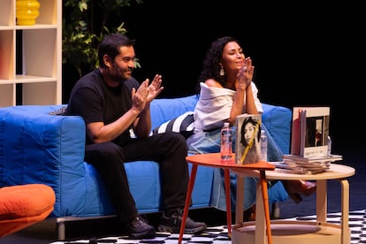 Alejandro Magallanes y Dolores Heredia, durante la presentación del libro 'Un ratito de vida es vida'.