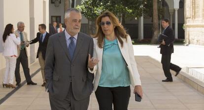 José Antonio Griñán con Susana Díaz en el Parlamento de Andalucía.