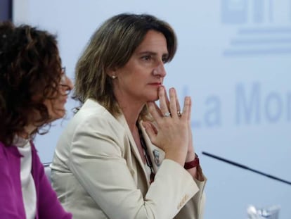 María Jesús Montero, ministra de Hacienda y Teresa Ribera, vicepresidenta de Transición Ecológica.