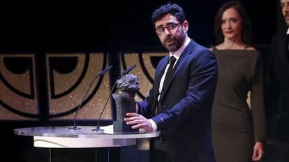 Álex Catalán recibe el Goya a mejor dirección de fotografía por 'La isla mínima'.