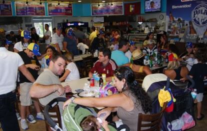 Interior del restaurante 'El Arepazo', en Doral,el cierre de la campaña electoral de Henrique Capriles.