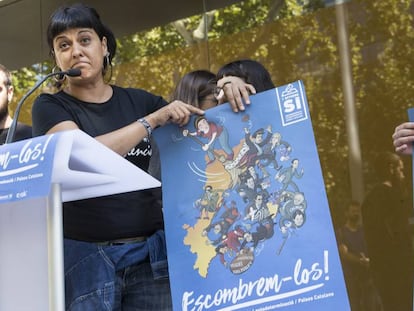 Anna Gabriel i Mireia Vehí durant la presentació de la campanya a favor del si de la CUP.