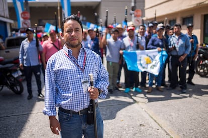 Luis Pacheco durante una protesta frente a la Fiscalía General de la República en Ciudad de Guatemala, en octubre de 2023.