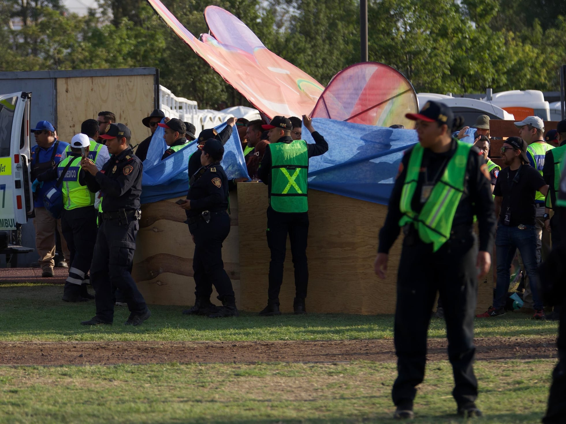 Mueren dos personas al colapsar una estructura en el festival AXE Ceremonia de Ciudad de México | EL PAÍS México