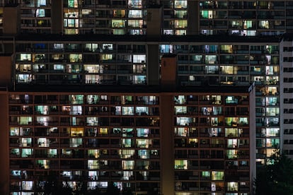 Fachada de un edificio en un barrio residencial de Seúl. 