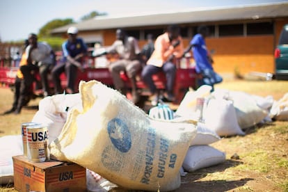 Reparto de comida de la Organizaci&oacute;n Mundial de Alimentos en Sudan del Sur.  