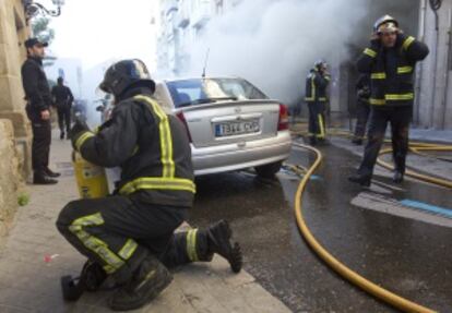 Los bomberos trabajando