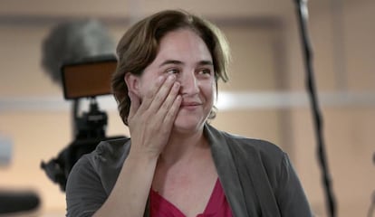 Ada Colau plora després de conèixer el resultat de les passades eleccions.