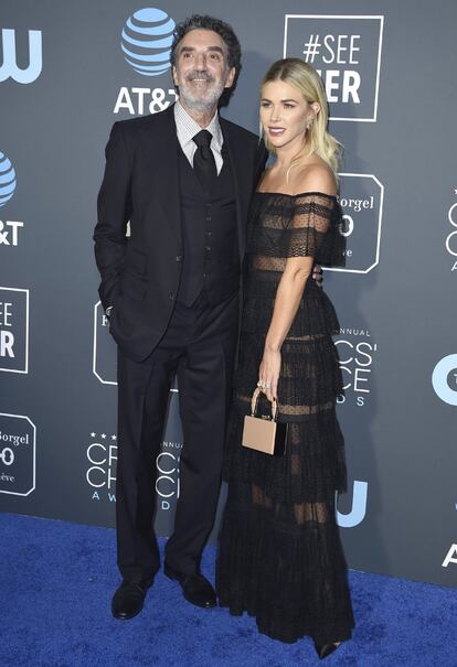 Chuck Lorre y su esposa Arielle Mandelson llegan a los Critics' Choice Awards el pasado domingo.