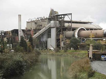 La planta de la empresa Aser, del grupo Befesa, en Erandio, una de las que ha obtenido la nueva autorización ambiental.