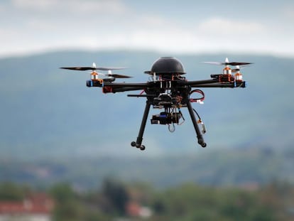 Una empresa española inicia cursos de pilotaje profesional de drones