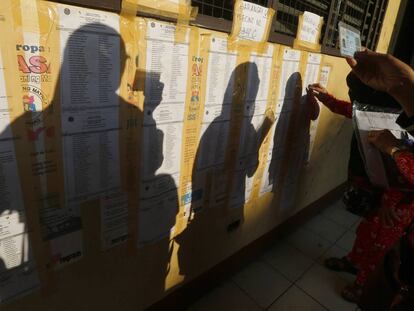La jornada electoral de las elecciones municipales y legislativas de Filipinas, en imágenes
