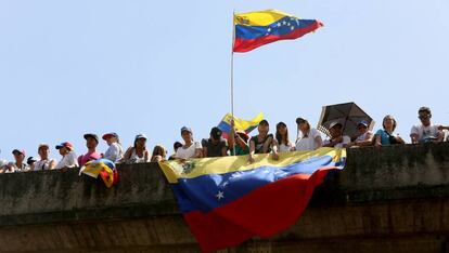 Manifestación de opositores en las calles de Caracas, este sábado.