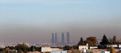 Vista de la capa de contaminaci&oacute;n que cubre la ciudad de Madrid. 