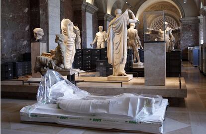 Piezas empaquetadas en el Louvre durante las últimas inundaciones.
