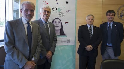 El rector de la Universitat, Esteban Morcillo (izquierda), con el coordinador del CSIC, José Pío Beltrán, el vicepresidente del CSIC, José Ramón Urquijo, y el director del Parc Científic, Juan Antonio Raga.