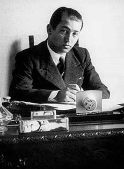 El novelista y dramaturgo rumano Mihail Sebastian (1907-1945).