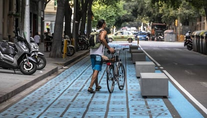 Una de les actuacions d'urbanisme tàctic a l'Eixample de Barcelona.