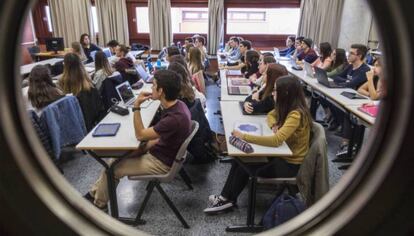 Estudiantes de la facultad de Derecho en la Universidad de Valencia. 