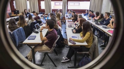 Estudiantes de la facultad de Derecho en la Universidad de Valencia. 