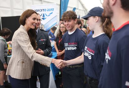 Kate Middleton, con la americana de Blazé Milano, en un acto oficial en Fairford en 2023.