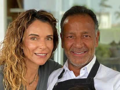 Alejandra Ramírez y su esposo, el empresario Salvador Echeguren en una foto de archivo.