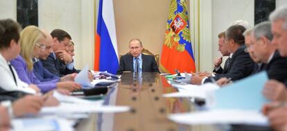 El presidente ruso, Vladimir Putin, durante una reuni&oacute;n en el Kremlin.