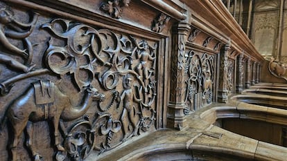 Detalles de la sillería del coro del Monasterio de San Jerónimo de Yuste, en Cáceres, en una imagen cedida por Patrimonio Nacional.