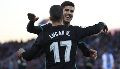 Lucas Vázquez y Marco Asensio celeban el segundo gol del Real Madrid frente al Leganés.