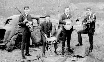 Los Beatles en una foto de promoci&oacute;n hecha en Liverpool en 1962.