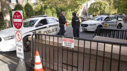 Policiais em frente à casa do ex-presidente Barack Obama, Washington