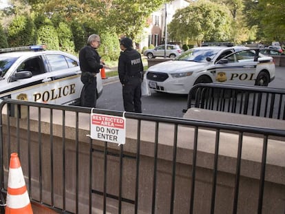 Policiais em frente à casa do ex-presidente Barack Obama, Washington