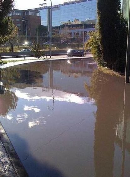 Imagen facilitada por IU de la charca de aguas fecales de Hortaleza.