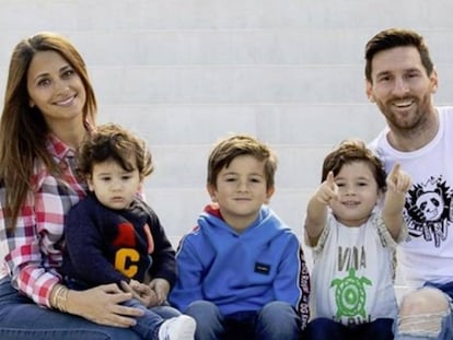 Messi con su mujer Antonella e hijos, en una foto del instagram del futbolista