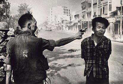 Sobrecogió a medio mundo. La frialdad del jefe de la policía de Vietnam del Sur, Nguyen Ngoc Loan, disparando a bocajarro a un prisionero del Vietcong, hizo que el debate sobre la guerra de Vietnam se recrudeciera. En 1973, las tropas estadounidenses se retiraron de Vietnam. La guerra acabó en 1975. Estados Unidos nunca se repuso de esta derrota.