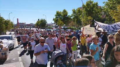 Una imagen cedida por los vecinos de Vicálvaro que han protestado por el cantón de limpieza este domingo.