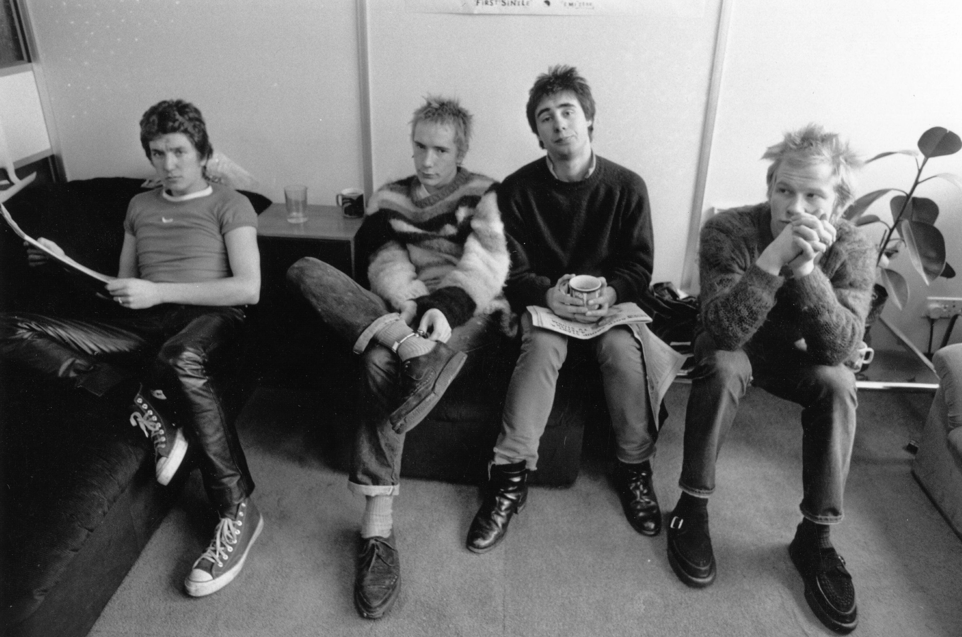 Steve Jones, Johnny Rotten, Glen Matlock y Paul Cook, o sea, los Sex Pistols entre 1975 y 1978.