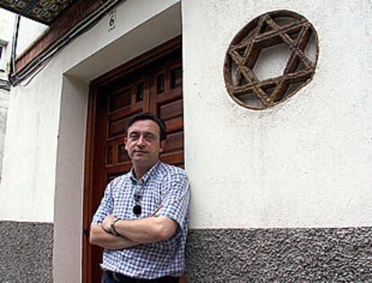 Rafael Cámara, en una casa del barrio que habitaron los judíos en Jaén.