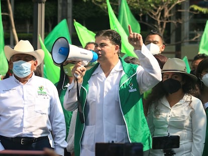 Faustino Javier Estrada González, durante una marcha en Cuernavaca, en mayo de 2021.