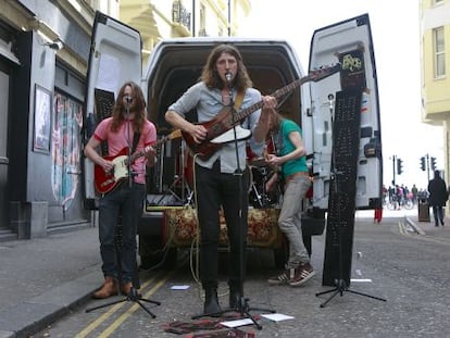Una de las actuaciones del festival The Great Escape, en las calles de Brighton, dedicado a las nuevas bandas emergentes y definido por la BBC Radio 6 como 'el Cannes de la música'.