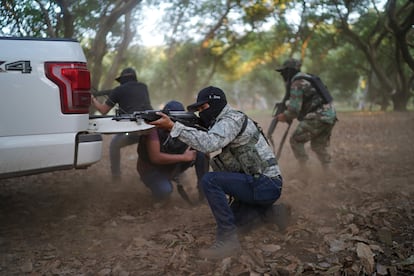 Grupos autodefensas de Aguililla, Michoacán.