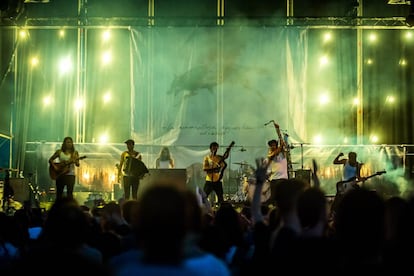 Un momento del concierto de La M.O.D.A. ayer en el Low Festival. 