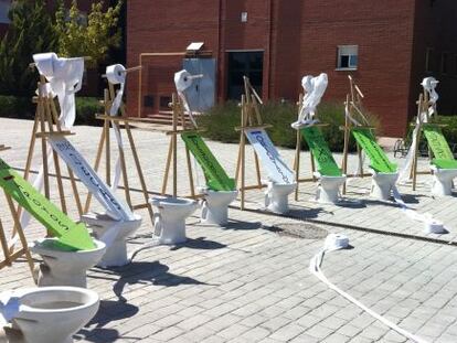 'Performance' contra los recortes educativos en el IES Matías Bravo, en Valdemoro.