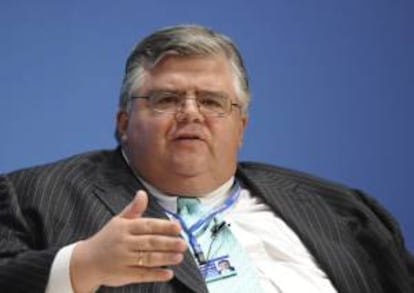 El gobernador del Banco de Mxico, Agustin Carstens, interviene durante un seminario sobre el estrechamiento de la Eurozona durante la e la asamblea anual del Fondo Monetario Internacional (FMI) y el Banco Mundial (BM) que se celebra desde el pasado martes en Tokio, Japn. EFE/Archivo