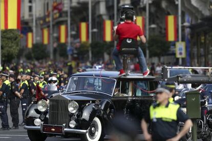 La comitiva real, durante el paseo por las calles de Madrid.